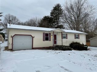 107 Pine Dr, Little Hocking, OH 45742