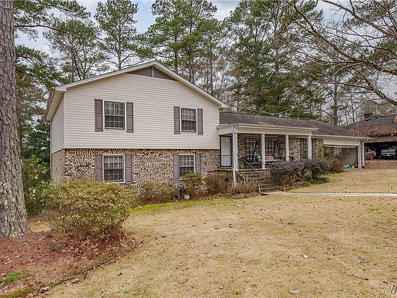 2nd image of 5043 Pinewood Ln