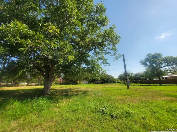 8077 W DIXON RD LOT 9, Somerset, TX 78069