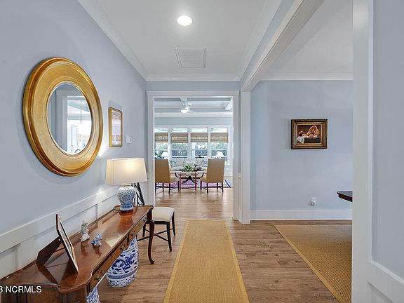 4th image of 5865 Park West Circle