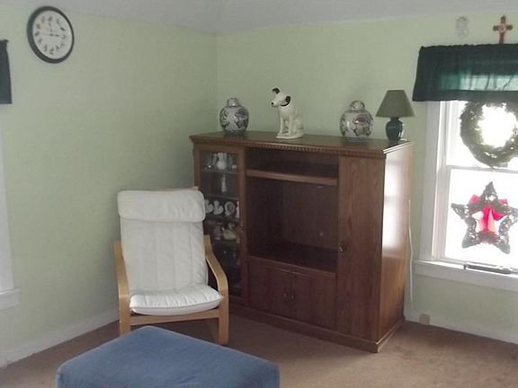 2nd image of 1560 Westwood Ave