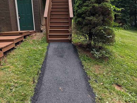 4th image of 270 Parkside Rd