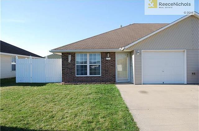 1st image of 1318 SW Blue Branch Dr