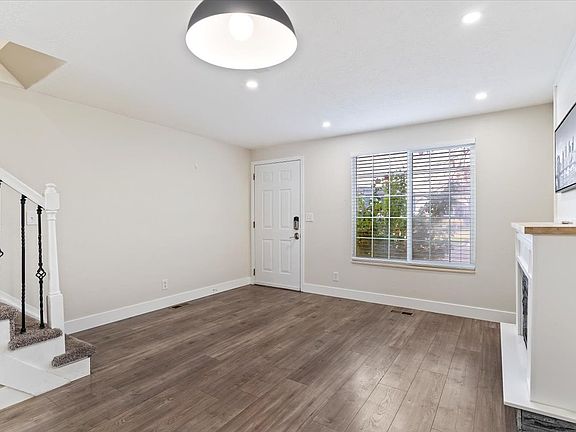 3rd image of 586 W 1950 N