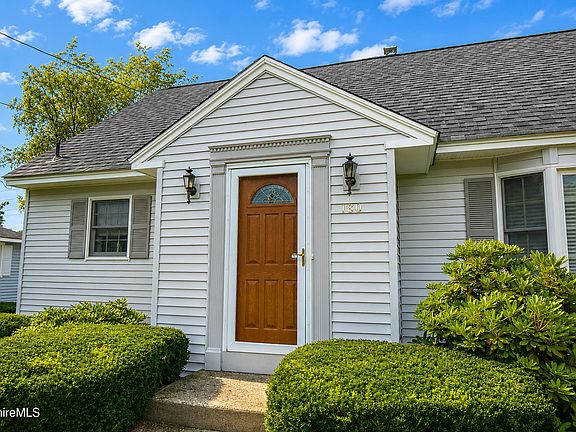 3rd image of 180 Doreen St