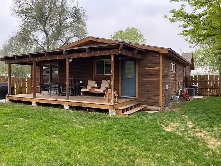 517 Endicott St — Photo 47