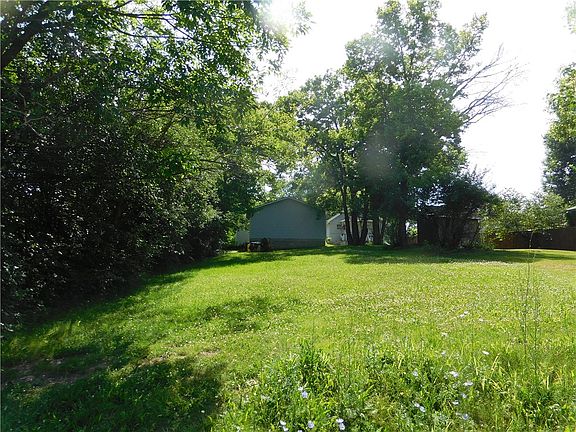 3rd image of 1221 Orchard Hill Dr