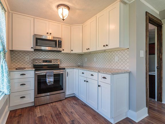3rd image of 2710 Bridlewood St