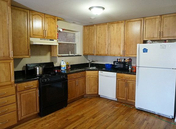 3rd image of 2116 S Central Park Ave