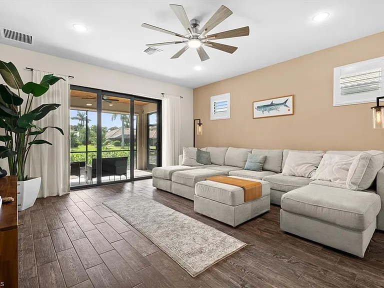 14750 Laguna Dr — Photo 14