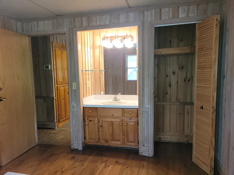 91 Chalet Cir — Photo 9