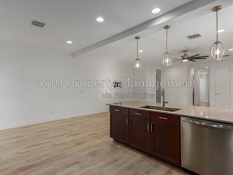 2222 E Palmdale Ln — Photo 17