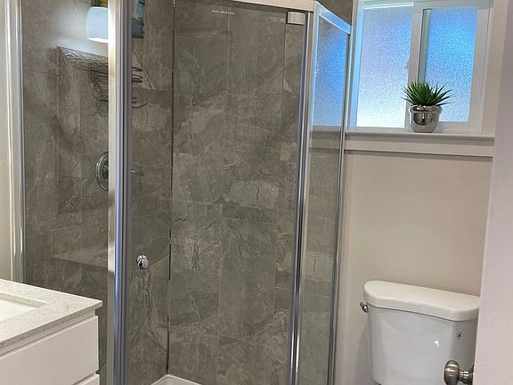 5th image of 530 Chestnut St #23