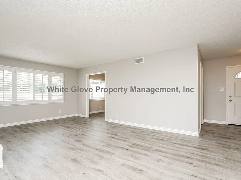 2623 Balfour Ave — Photo 3