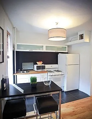 Rented by Jonis Realty | media 12