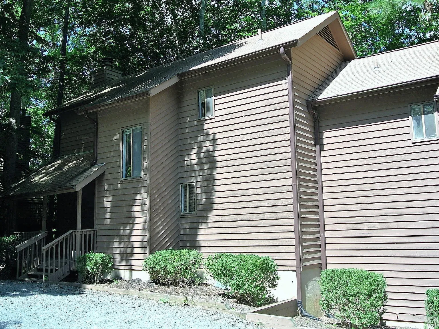4 bed, 2.5 bath, $2,800 — Photo 1