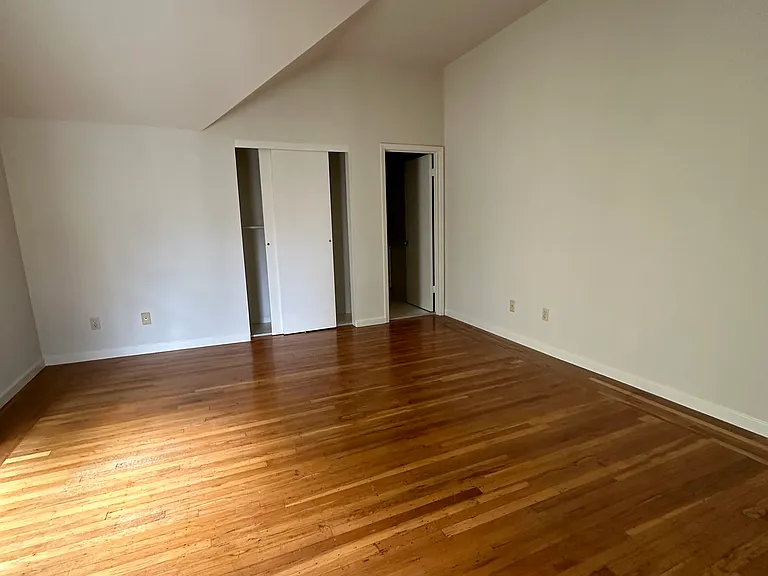 2614 California St #5 — Photo 5
