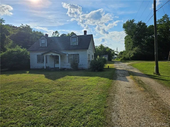 16341 Milford St, Bowling Green, VA 22427