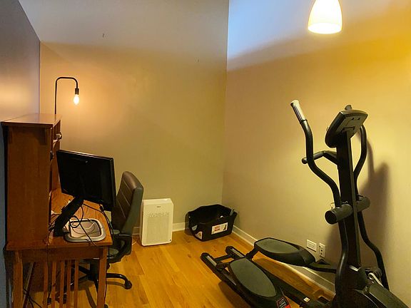 4th image of 1001 W 15th St Unit 223