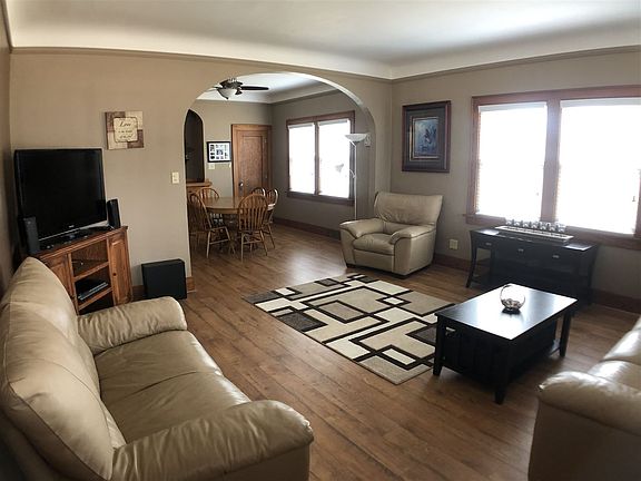 4th image of 623 Hancock St