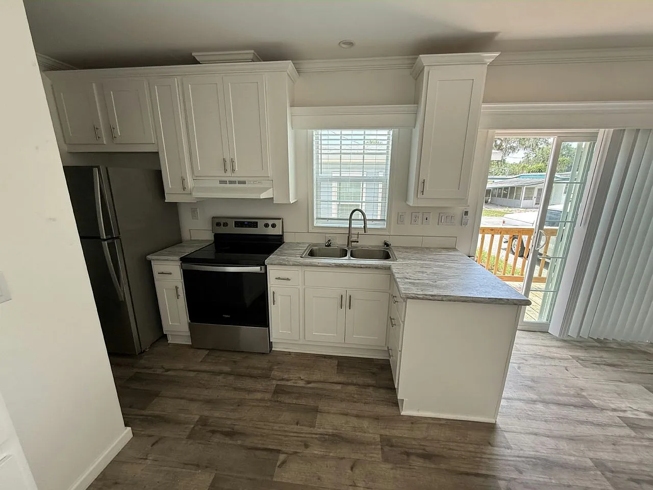 1 bed, 1.0 bath, $1,024 — Photo 3