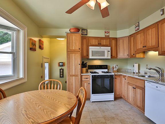 3rd image of 180 Joyce Ln