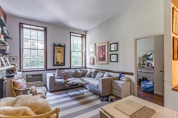 Rented by Bond New York | media 67