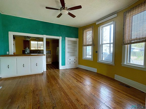 4th image of 323 Street St