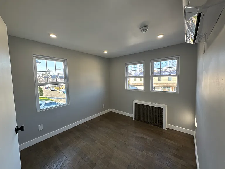 91 Brower Ave — Photo 18
