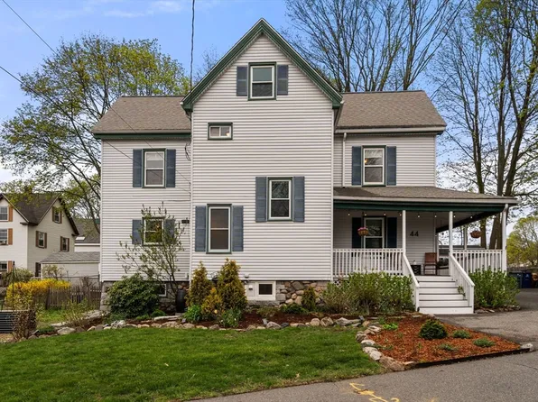 44 Pomeworth St, Stoneham, MA 02180