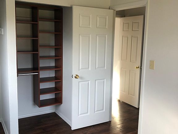 4th image of 2116 Dickey Dr