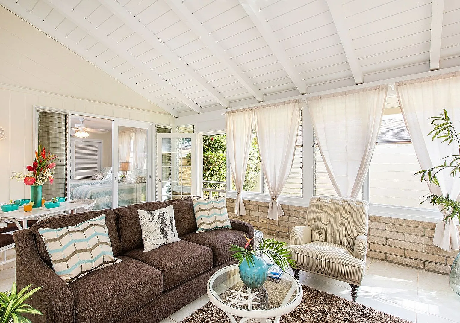 2bd/2ba Home w/Private Pool, Upscale decor, & Near Kahala Beach. Kahala Cottage — Photo 4