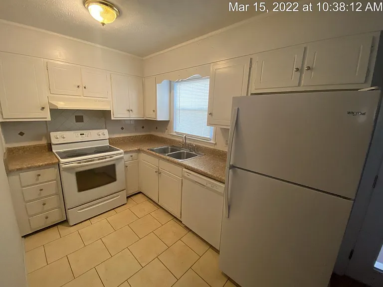 144 S Ingleside Dr — Photo 9