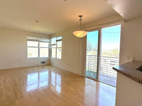 2nd image of 401 Crescent Ct APT 4305