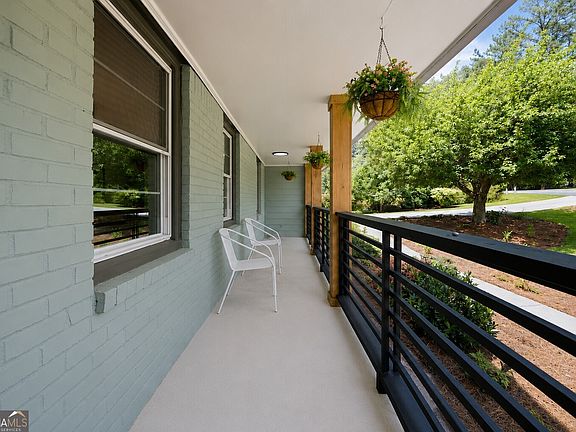 3rd image of 2748 Peppermint Dr
