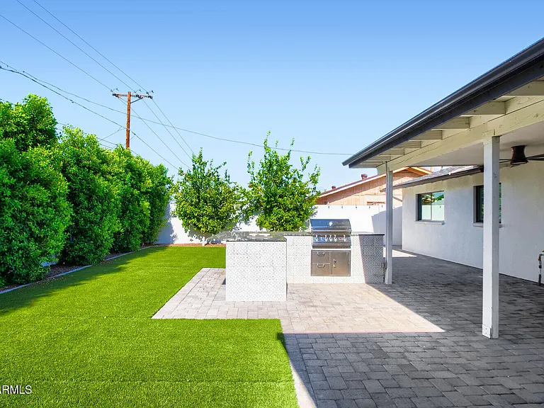 8318 E Sells Dr — Photo 23