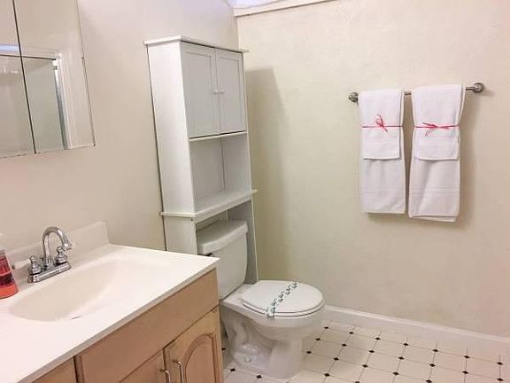 5th image of 177 Everett Ave #B