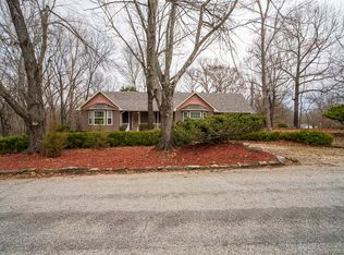 113 N Pleasant Ridge Dr, Rogers, AR 72756