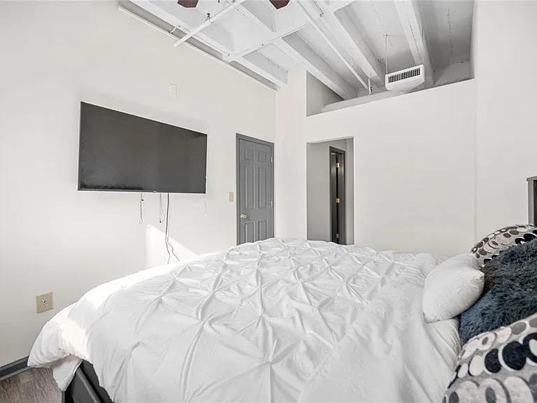 32 Peachtree St NW #508 — Photo 14