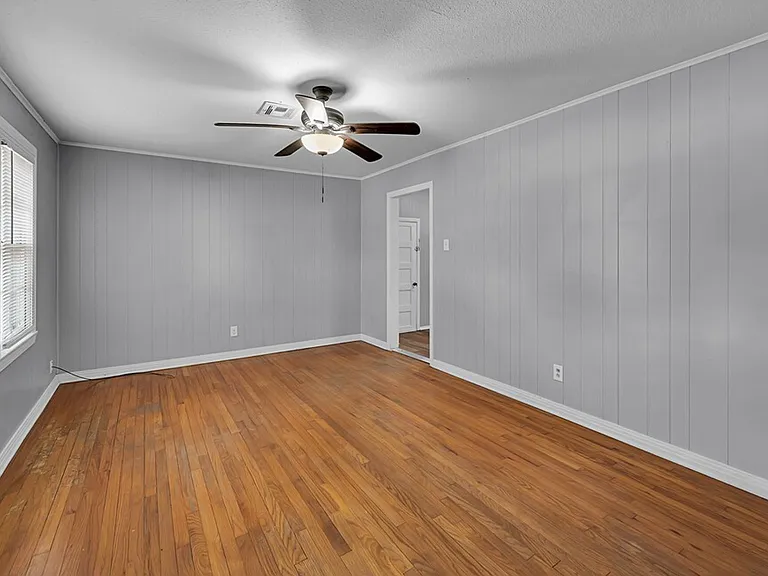 3824 James Ave — Photo 3