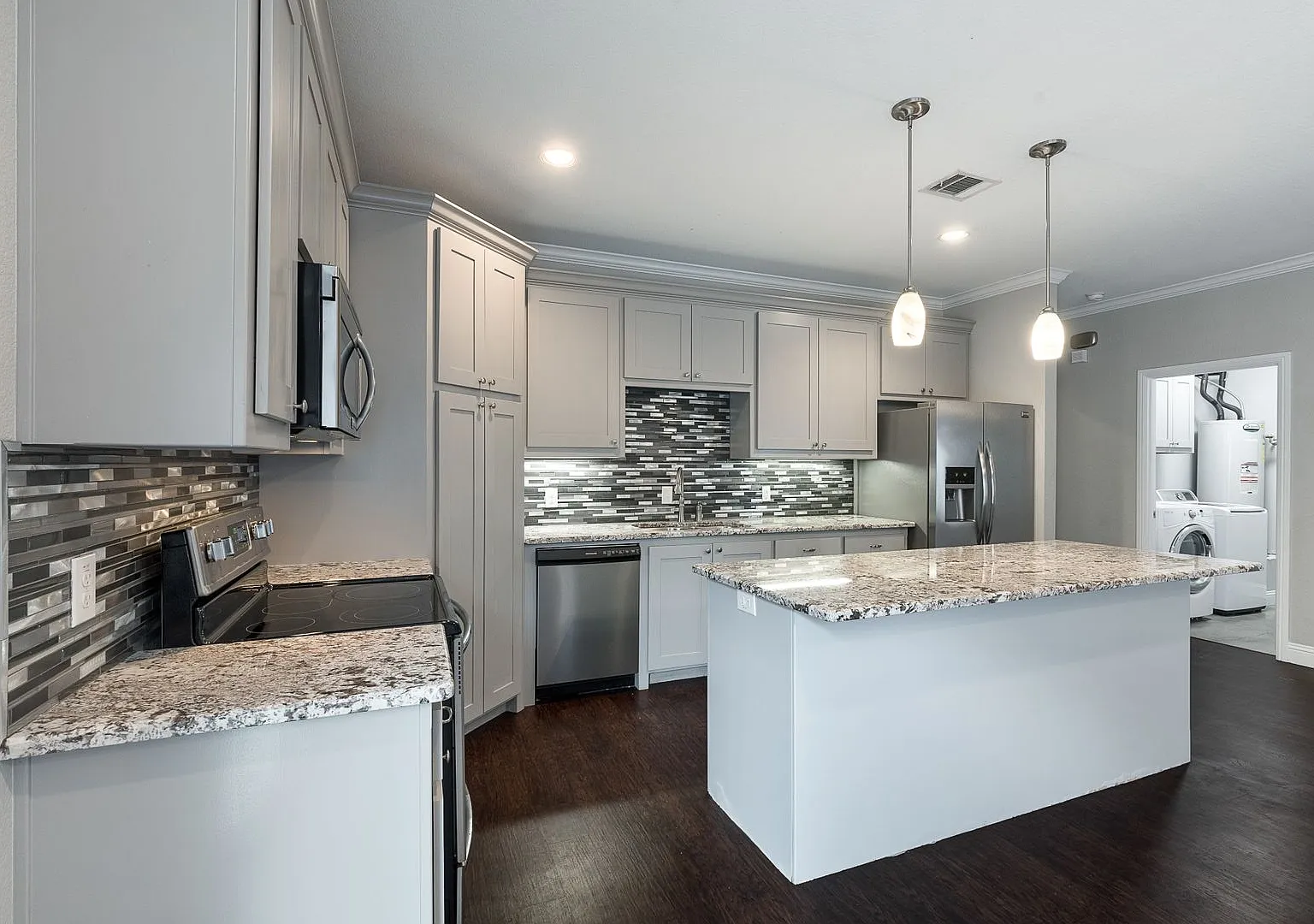 * Move In July 6th 2027 * $8400/$1400 Per Bed * 6 Bed 4 Bath, Short Walk To Tcu — Photo 1