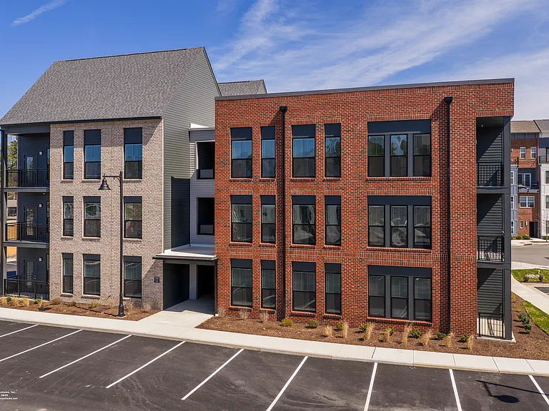 Wrighthaven Square Apartments — Photo 8