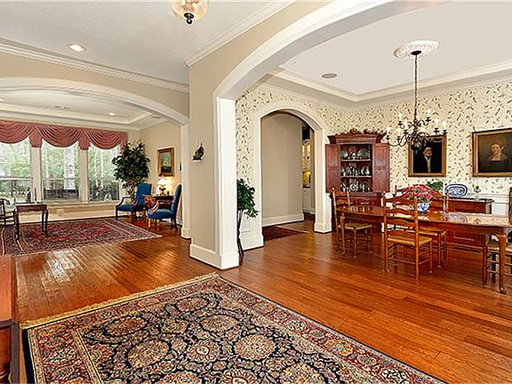 5th image of 10326 Clubhouse Cir