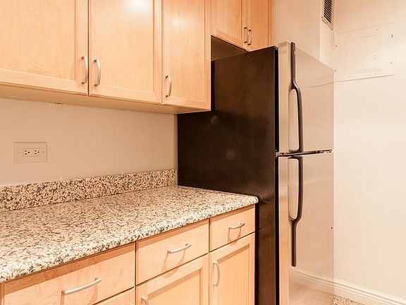 3rd image of 201 E 87th St APT 7A