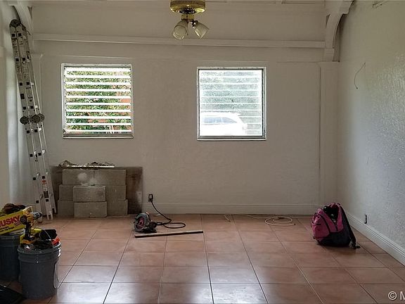 2nd image of 76 NW 21st Ave #0