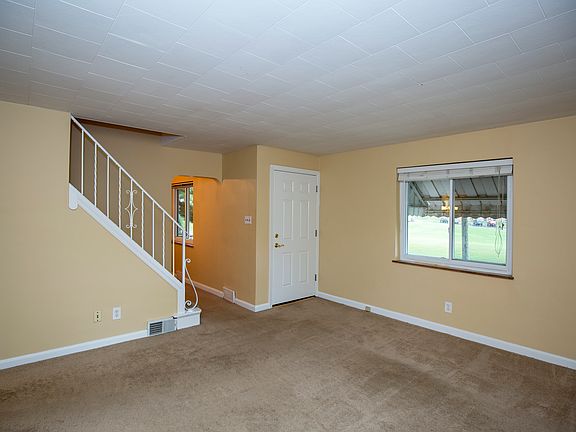 3rd image of 8360 Lake Ave