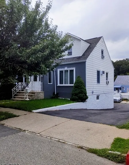 87 Perry St #2 — Photo 1