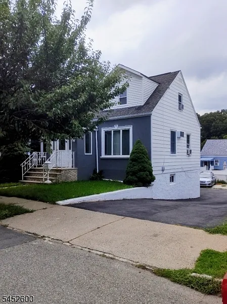87 Perry St #2