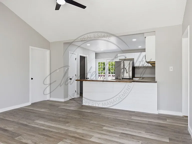 436 Kelsey Dr — Photo 6