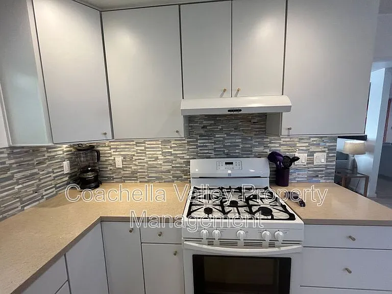 2960 N Cypress Rd — Photo 34